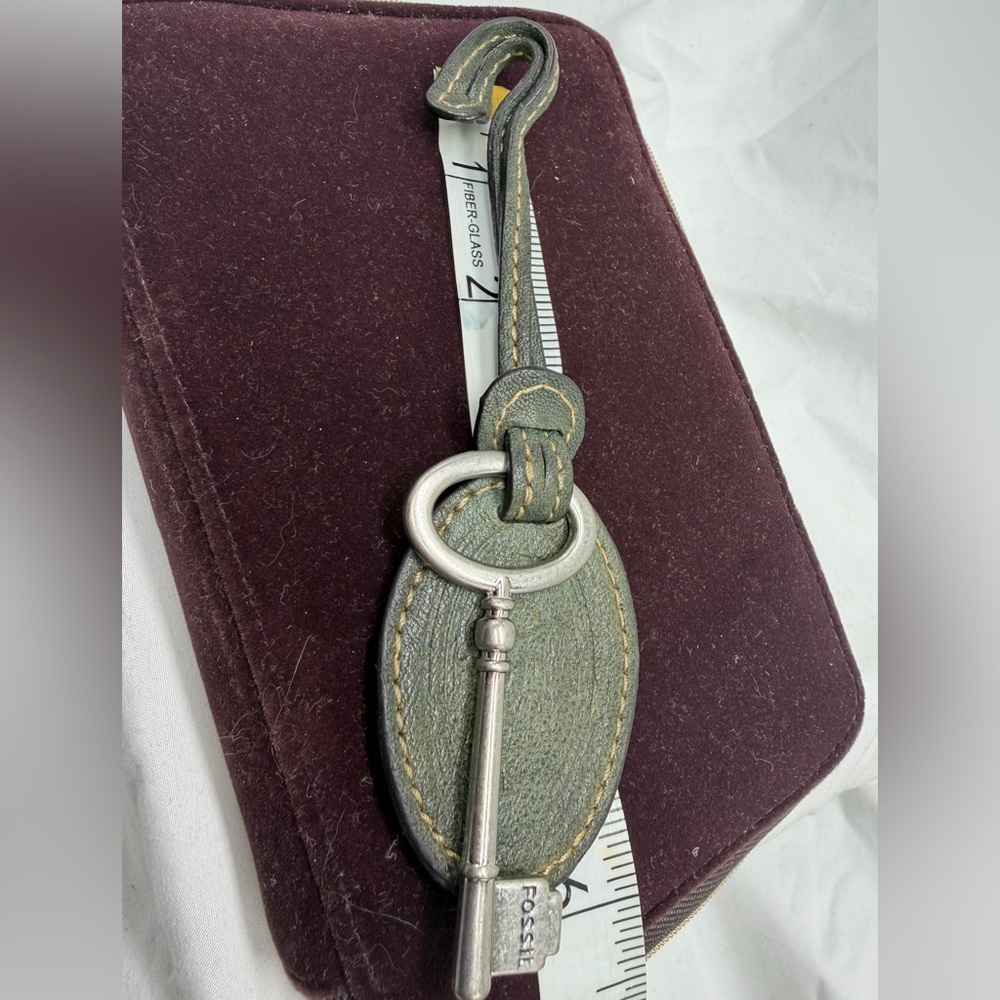 FOSSIL LEATHER KEY & LOCK KEYCHAIN KEY FOB BAG CHARM KEYCHAIN HANG TAG